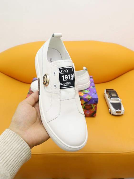 Picture of Louis Vuitton Shoes _SKULVsz38-44mnf021215253